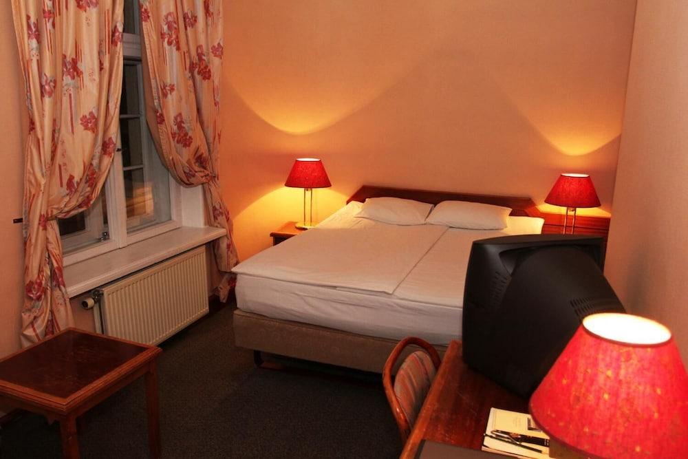 Hotel Victoria Пярну Экстерьер фото