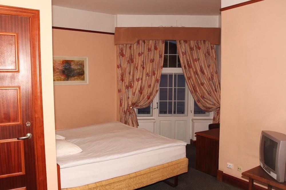 Hotel Victoria Пярну Экстерьер фото