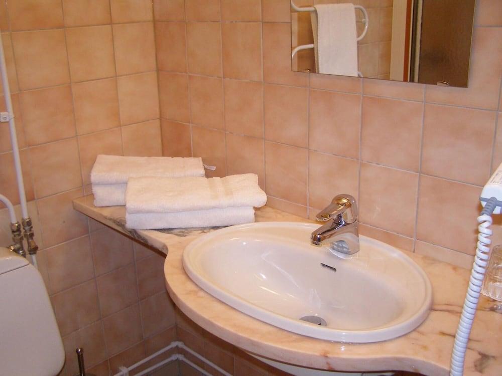 Hotel Victoria Пярну Экстерьер фото