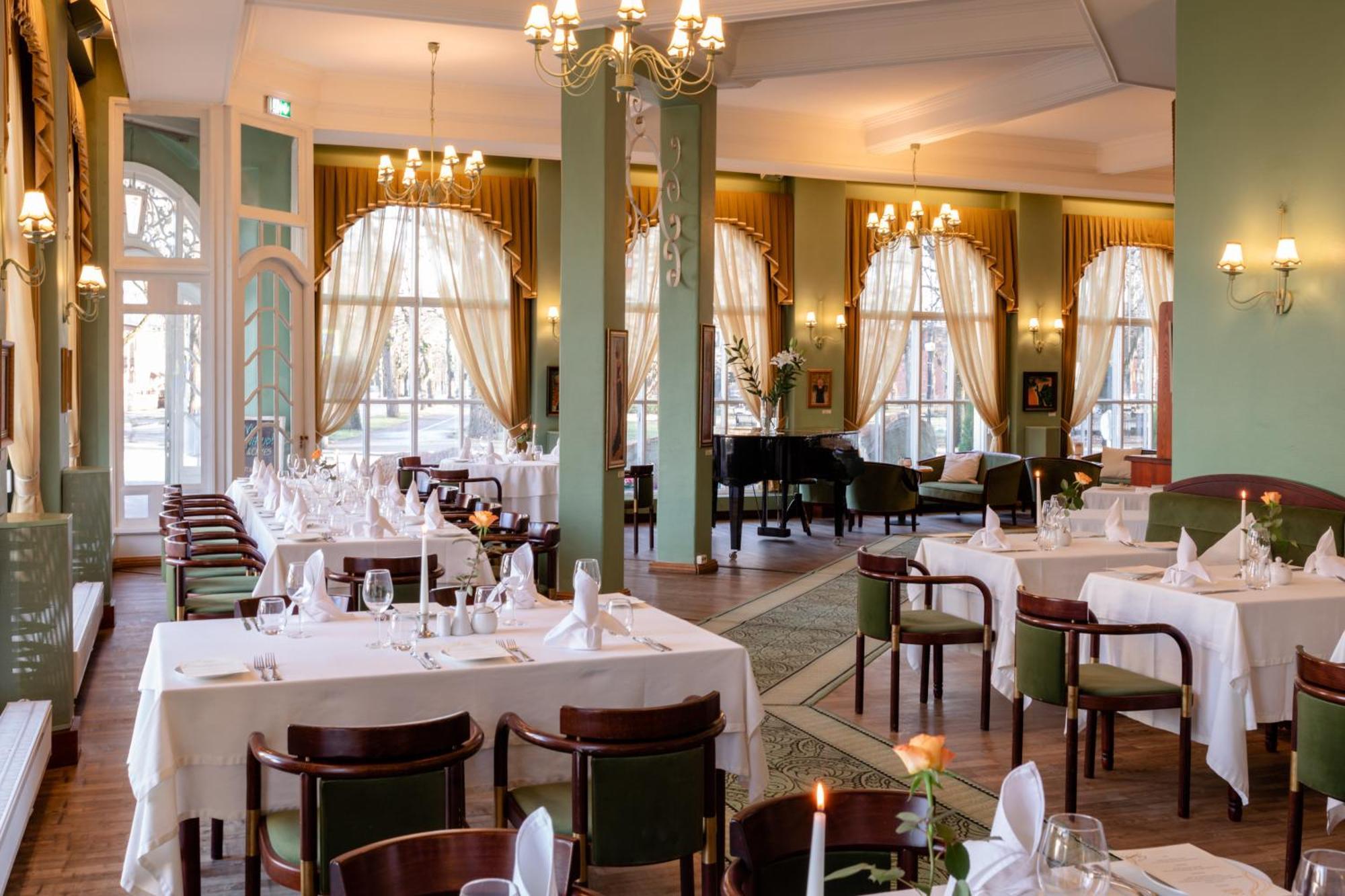 Hotel Victoria Пярну Экстерьер фото