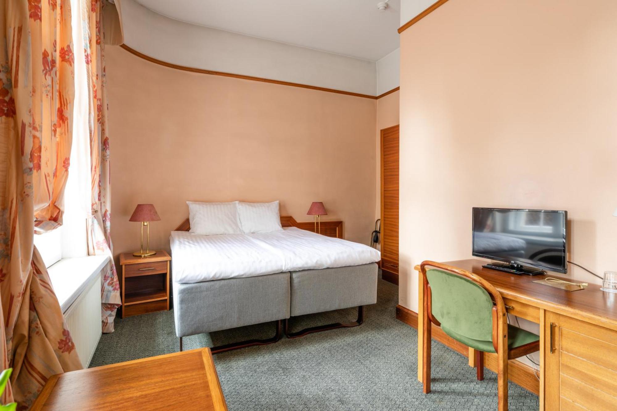 Hotel Victoria Пярну Экстерьер фото