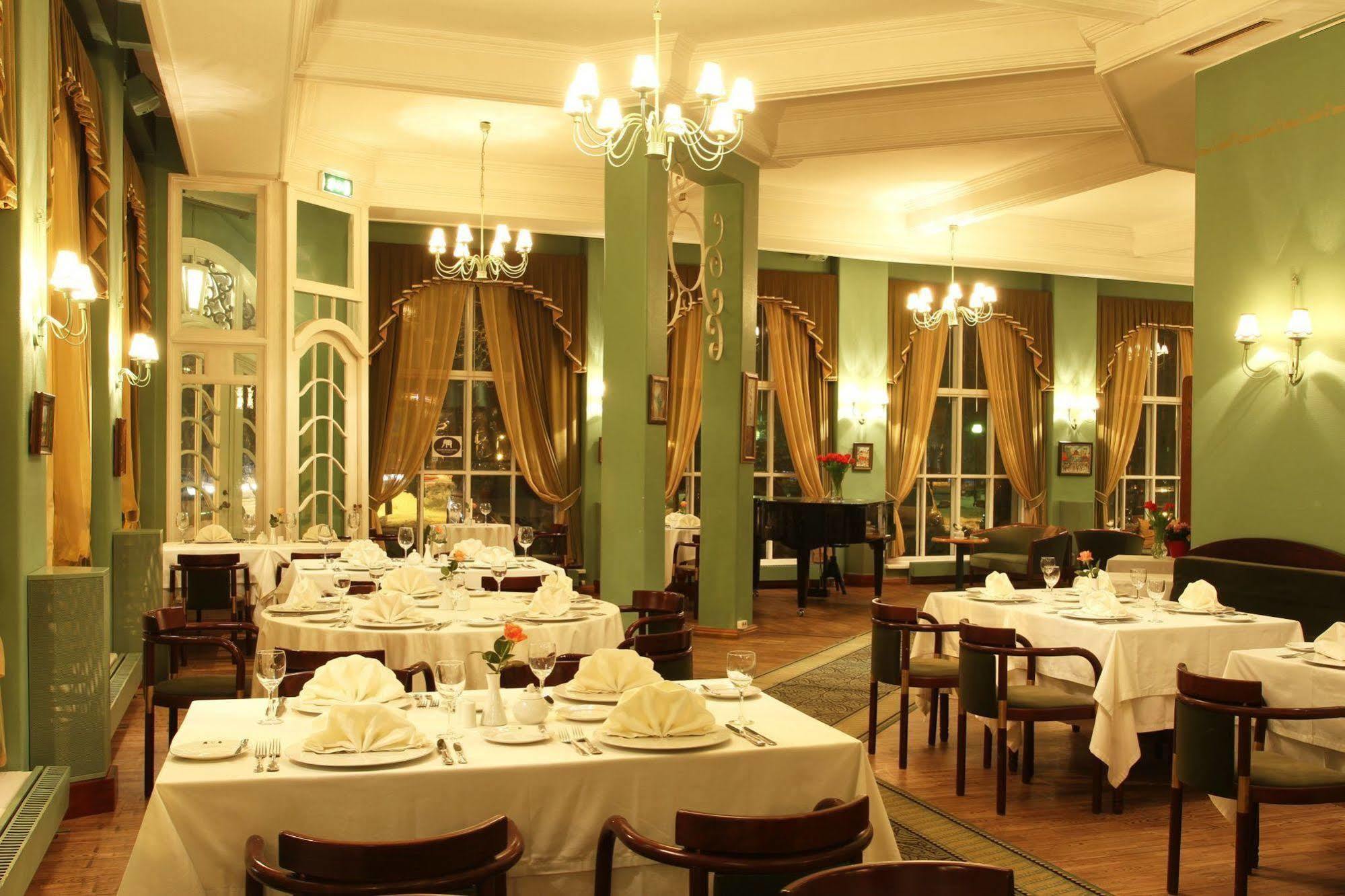 Hotel Victoria Пярну Экстерьер фото