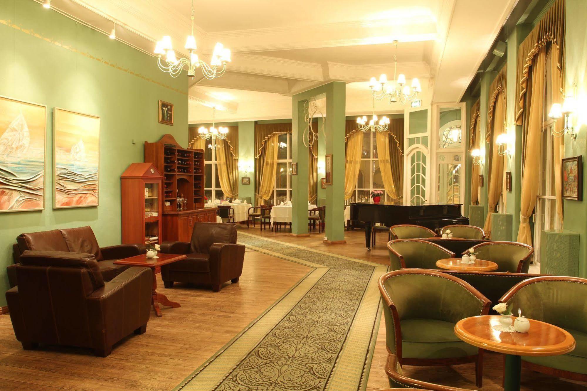 Hotel Victoria Пярну Экстерьер фото
